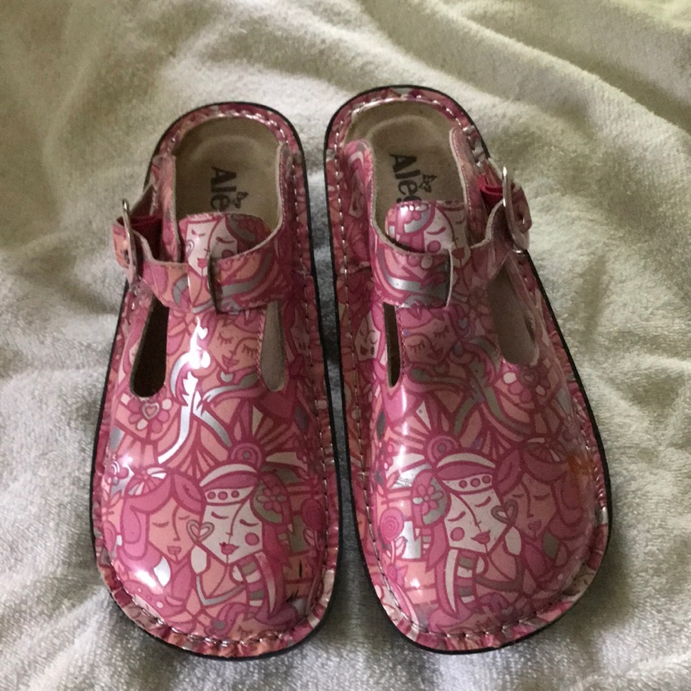 Algeria clogs